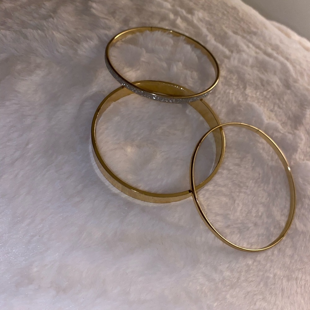 Three bracelets - Picture 2 of 2